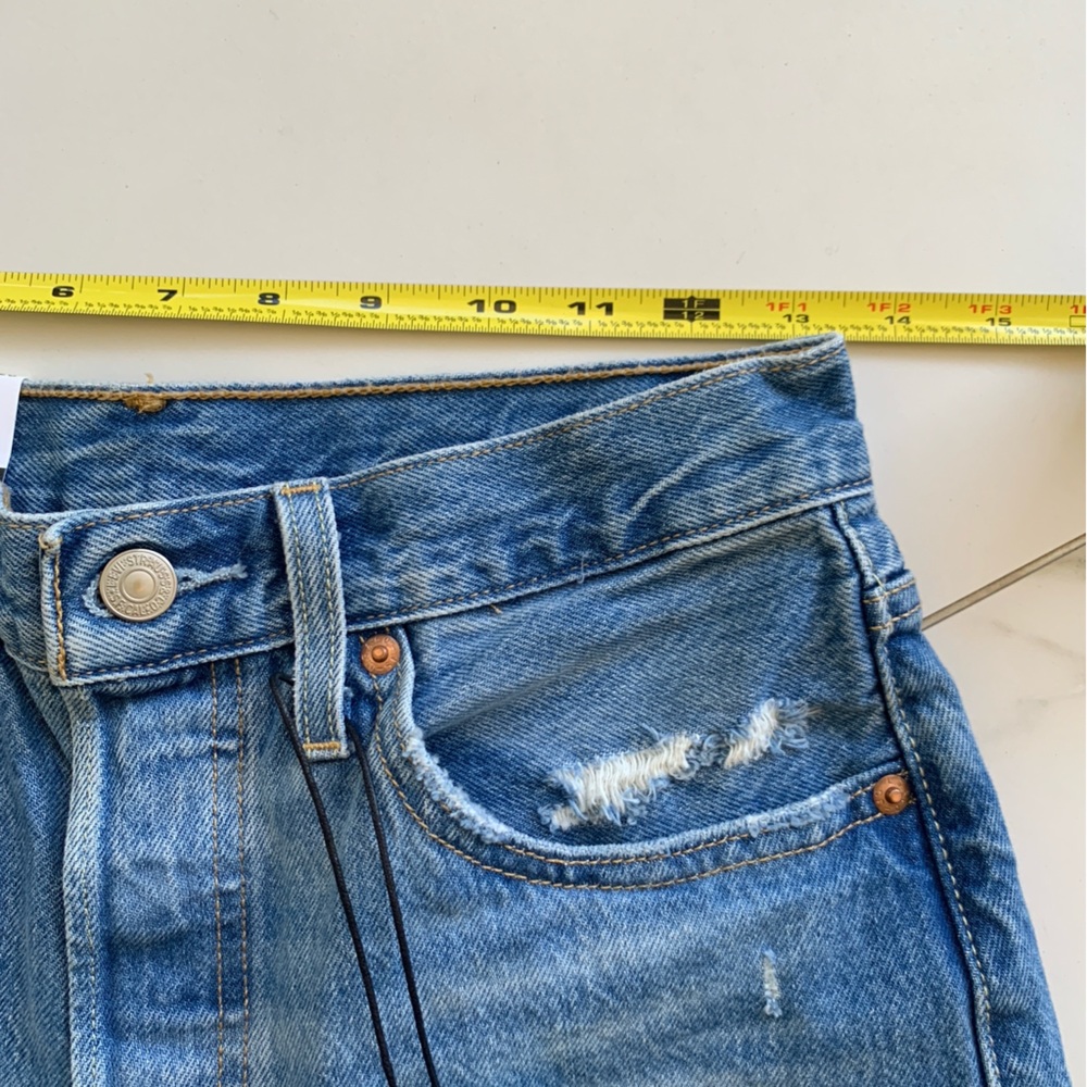 Levi's 501 Mid Length Denim Shorts High Rise Button Fly Luxor Street Size 26 - Picture 6 of 7